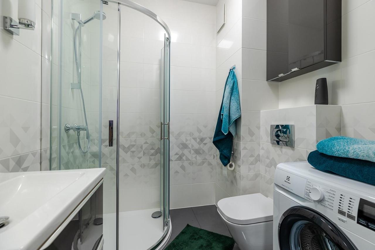 Wola Luxe Apartment Варшава Екстериор снимка